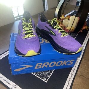 Brooks Run Disney Ghost 17 Halloween Purple/Black/Green Men’s Sz 11 runDisney